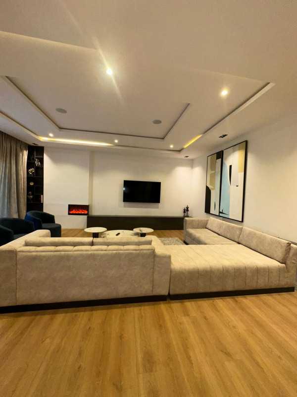Pent house