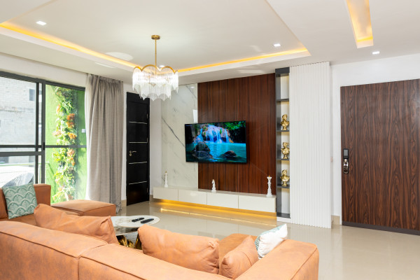 Zeus luxury 2 bedroom apartment with Swimming pool and Gym